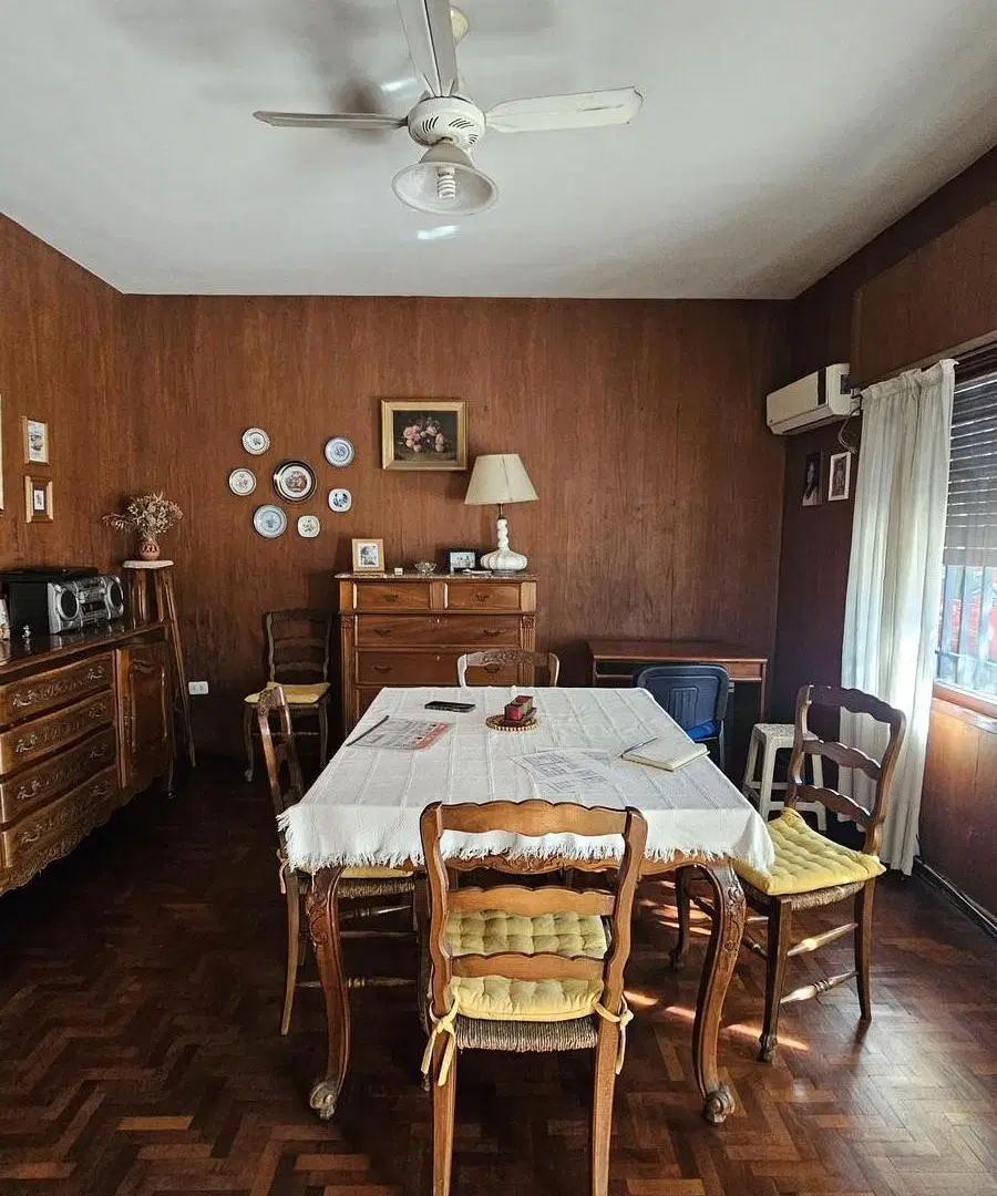 Casa en venta de tres dormitorios en Echesortu 3