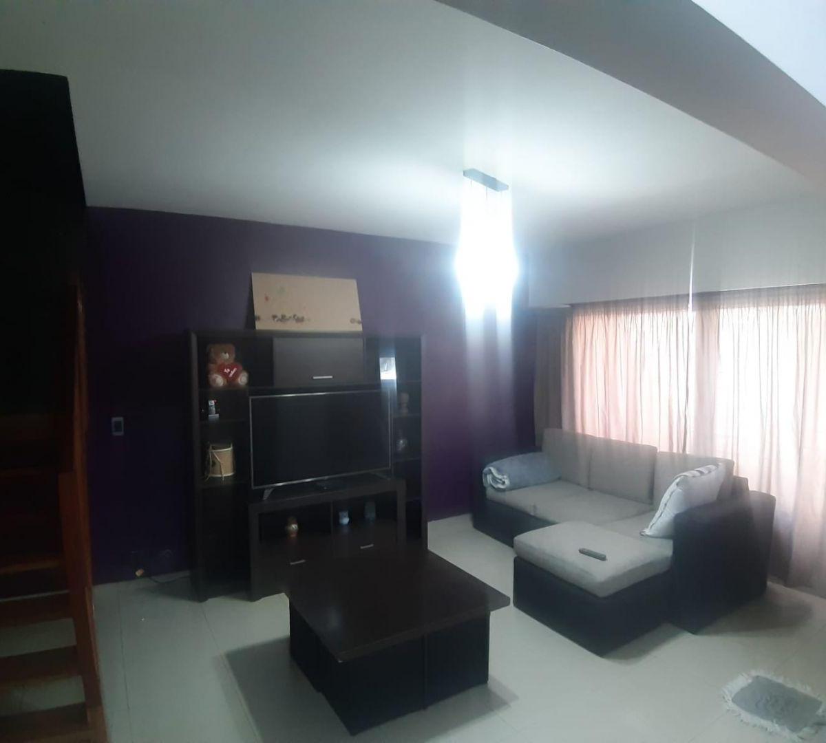Foto de Excelente casa 4 ambientes totalmente refaccionada, imagen 2