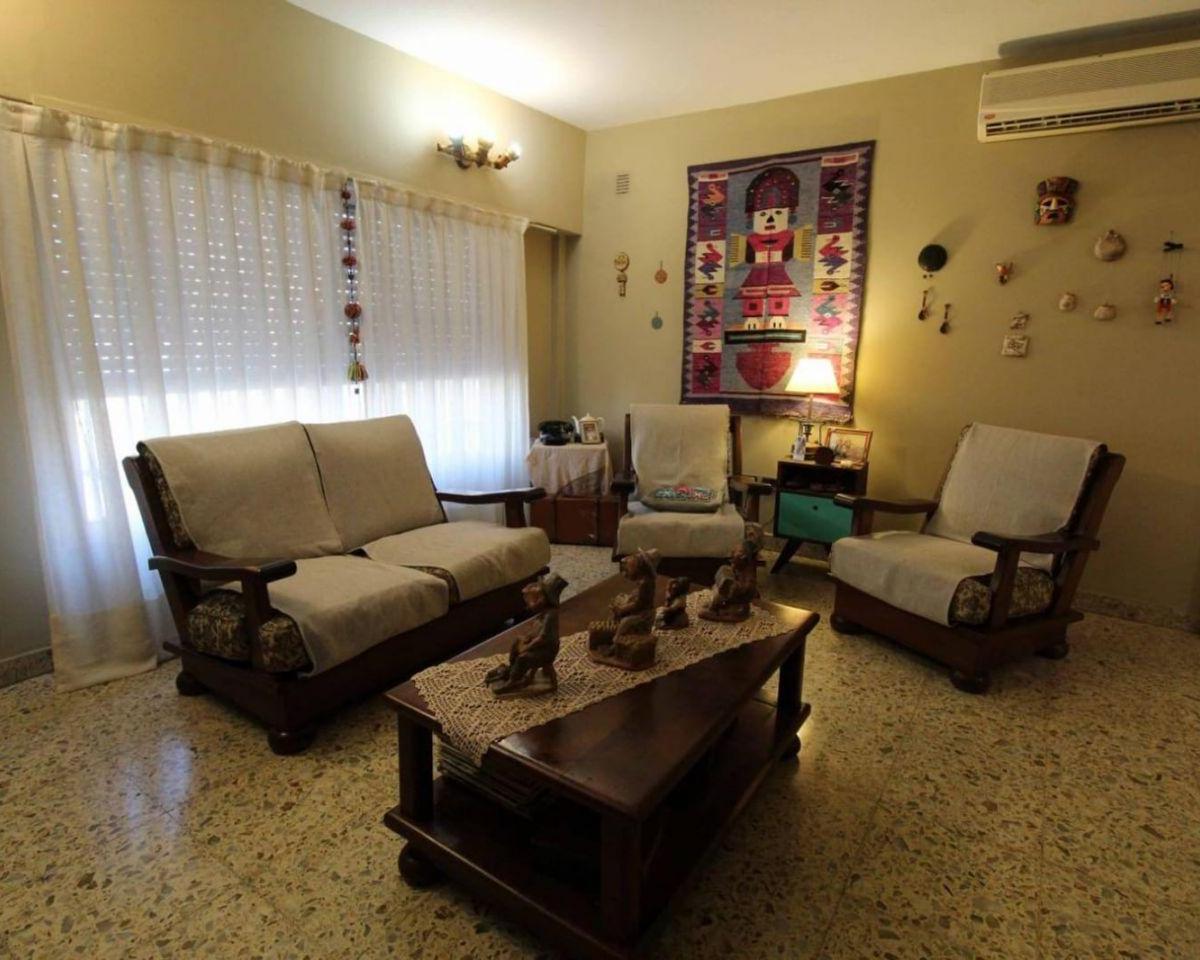 Casa 4 ambientes con garage
