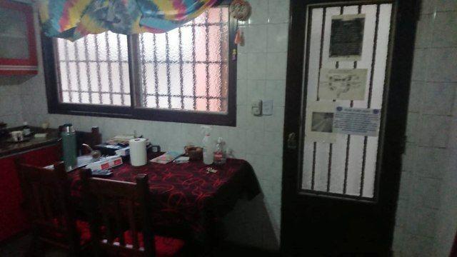 Casa P.H muy bien ubicada con cochera y patio