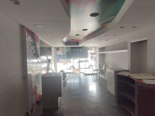 Local 41 m2. c/entrepiso 36 m2, a 100 mts plaza San Justo