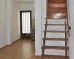 Duplex 3 ambientes con cochera y patio, buena ubicación.-