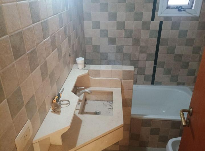 Ubicada a 2 cuadras plaza, expensas incluye Municipal y agua 4