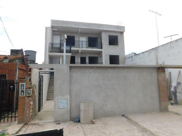 Departamentos a estrenar en Villa Luzuriaga 2 ambientes y medio.-