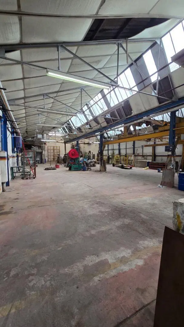 Alquiler galpón zona industrial 1478 m2. lote 34 x 43,30 mts 4