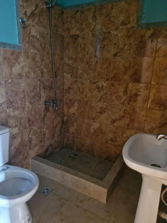 CASA Y DOS DEPARTAMENTOS EN P.A, VENTA EN BLOCK 5