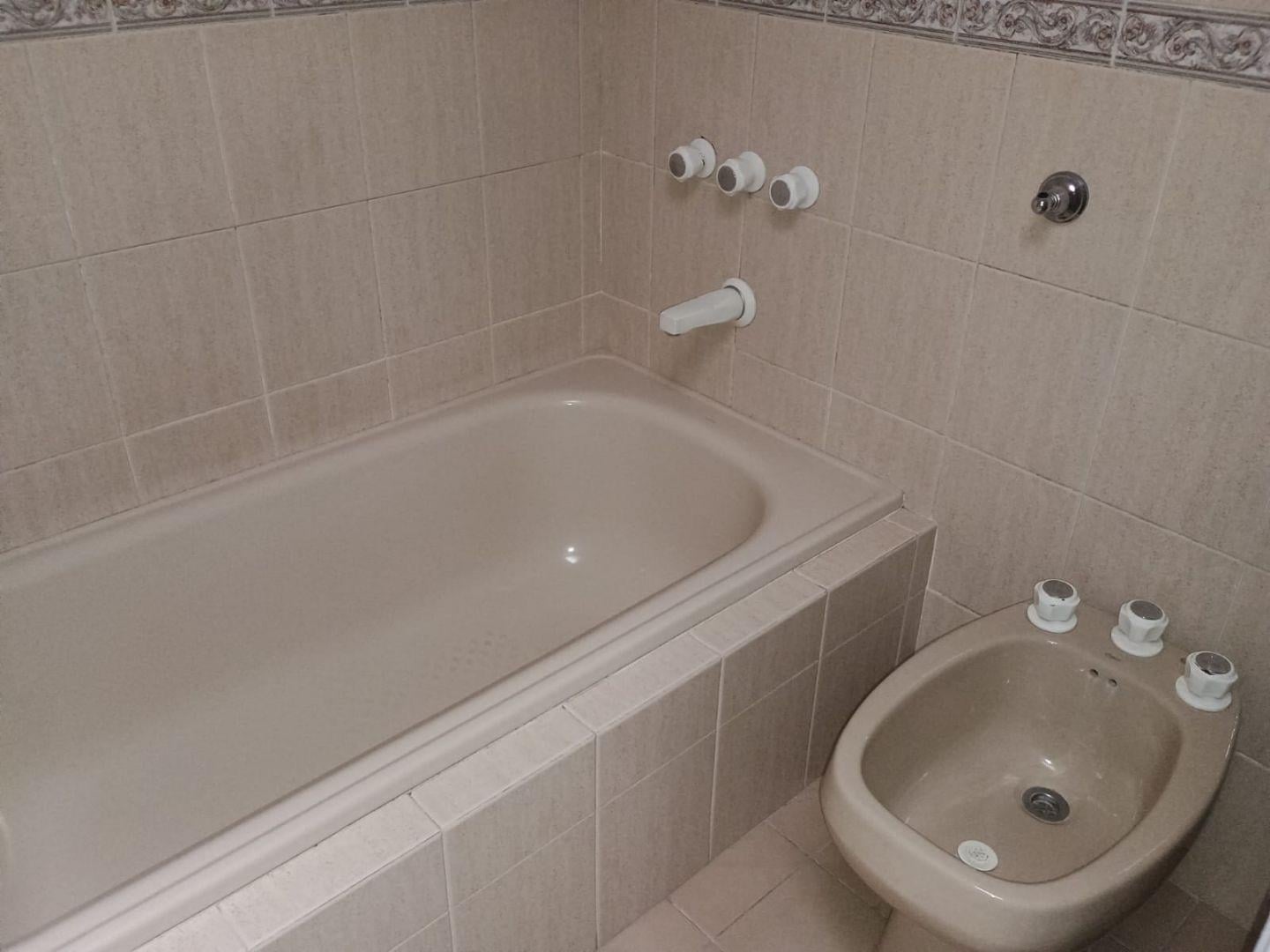Foto de Duplex 4 ambientes con cochera y patio.-, imagen 1