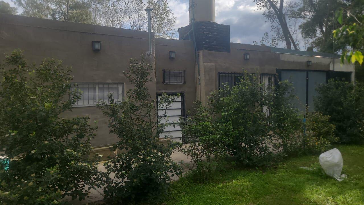 Foto de Casa 3 ambientes sobre lote de 1880 m 2 y fracción anexada de 4.479 m2., imagen 3