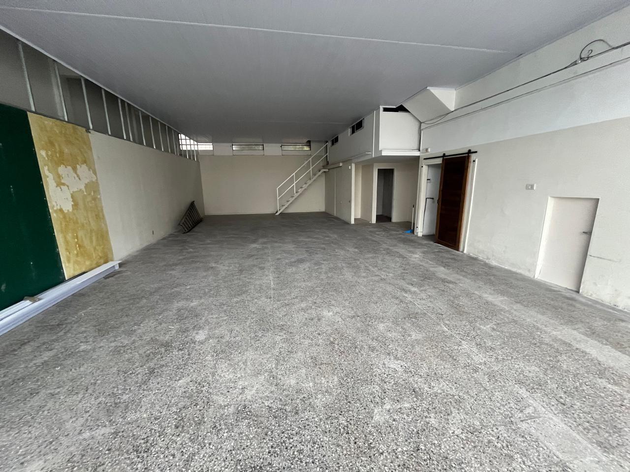 Foto de Local . | Pte. Peron 2500, imagen 3