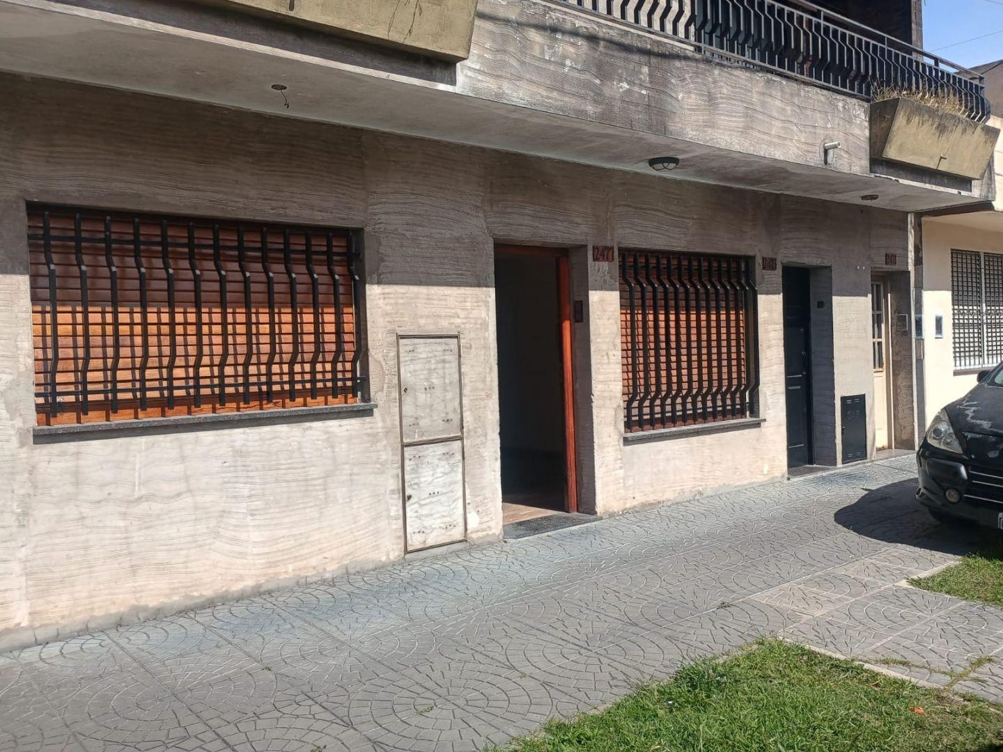 Foto de Casa P.H 3 ambientes con patio, en buenas condiciones de mantenimiento, imagen 2