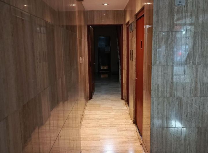 1 AMBIENTE AMPLIO, IMPECABLE Y DIVIDIDO EN DOS - CON BALCON - TOMA FINAER 2