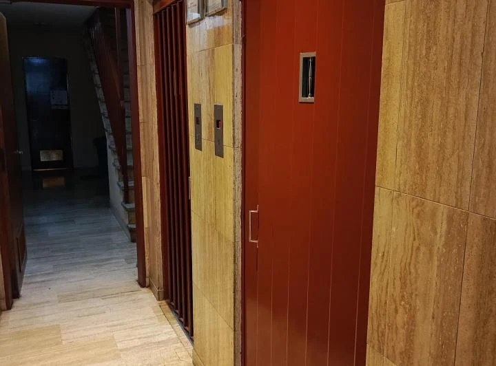 1 AMBIENTE AMPLIO, IMPECABLE Y DIVIDIDO EN DOS - CON BALCON - TOMA FINAER 3