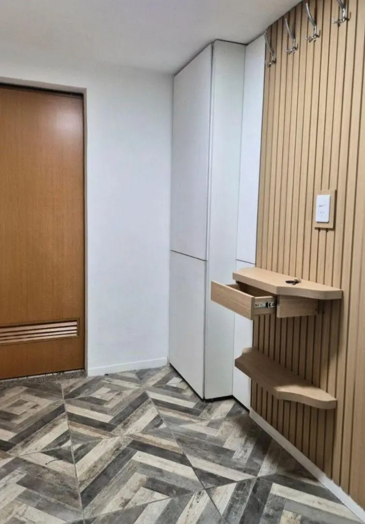 2 AMBIENTES CON PATIO - MEJOR QUE A ESTRENAR - FRENTE A PARQUE CENTENARIO 5
