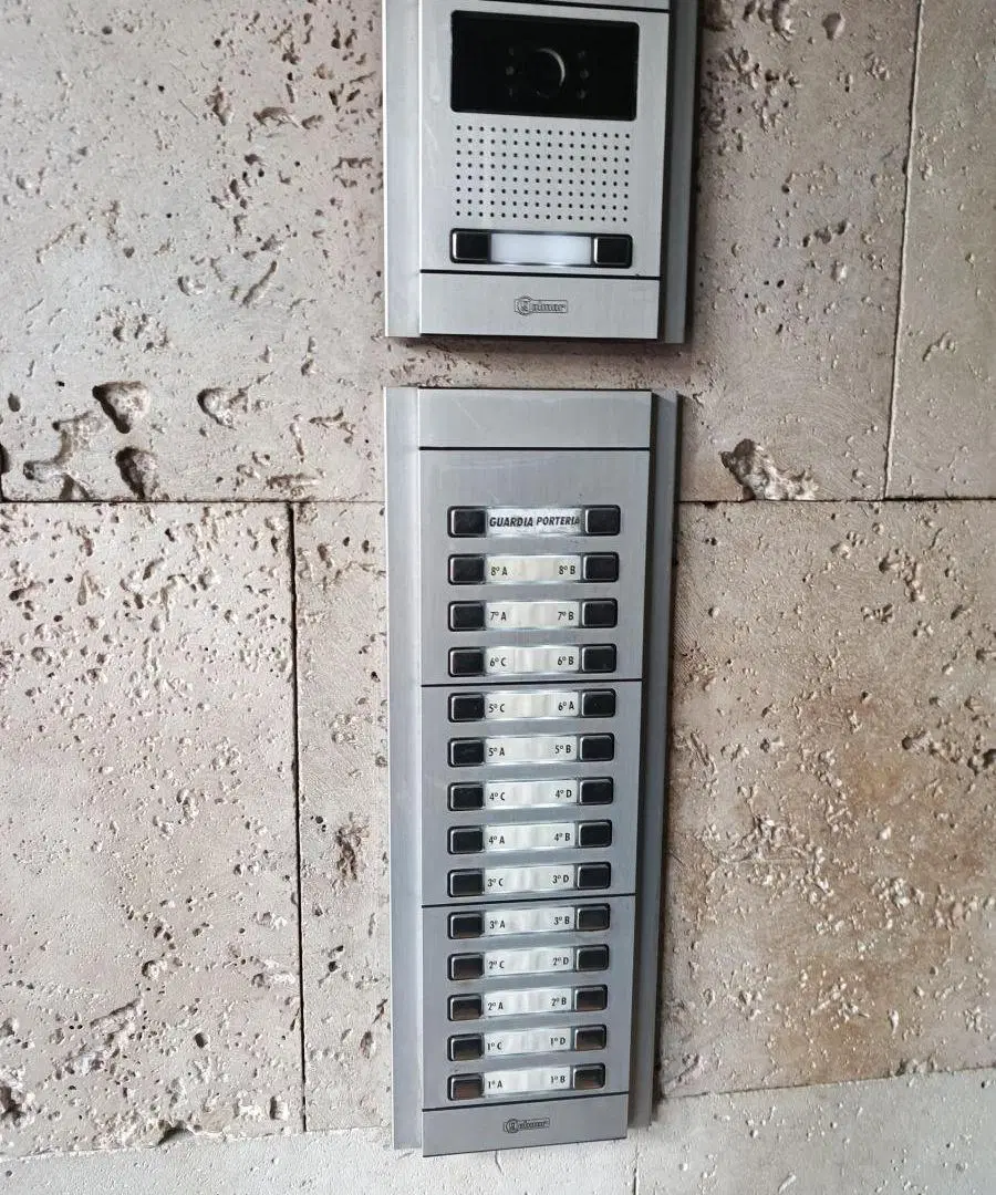 1 AMBIENTE CON BALCON - APTO PROFESIONAL - A PASOS DE TODO - ACEPTA FINAER 2