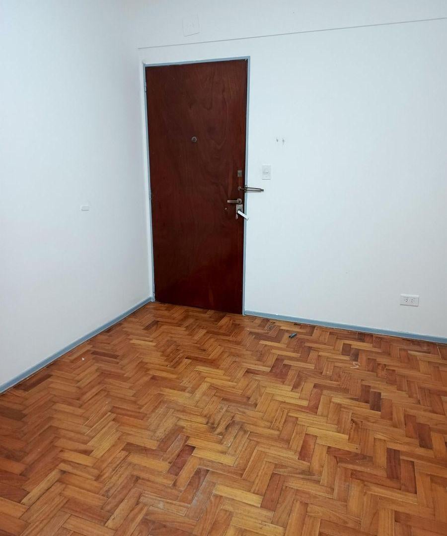 Foto de 2 AMBIENTES EN EXCELENTE UBICACION A METROS DE TODO - ACEPTA FINAER, imagen 3