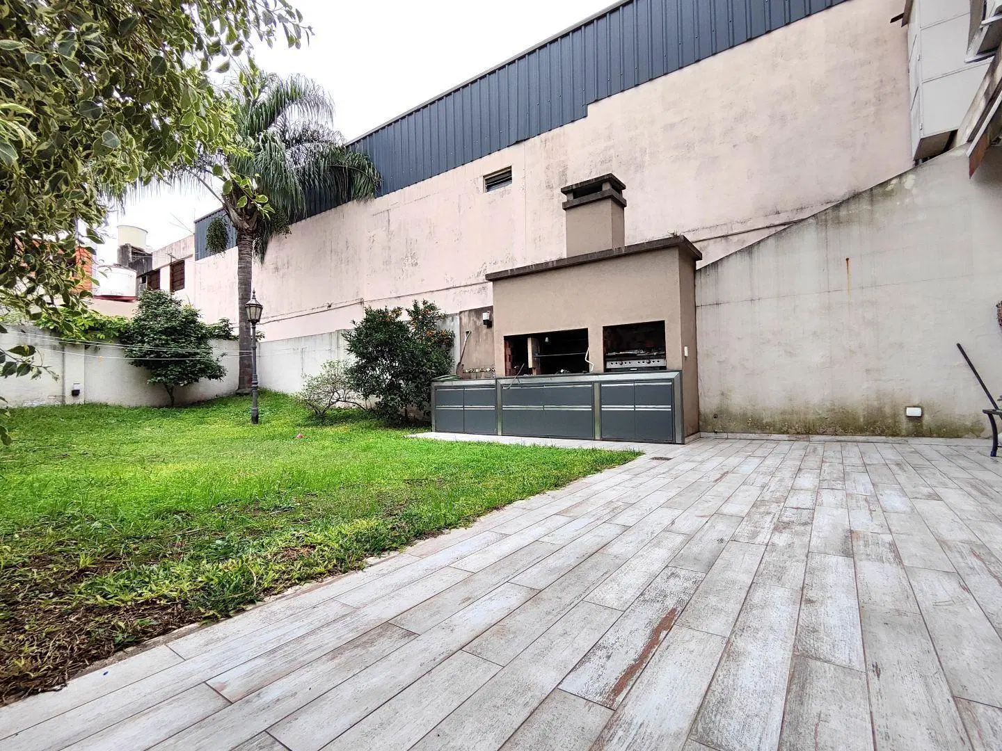 Venta hermoso 4 Ambientes  en Santos Lugares de categoría 5