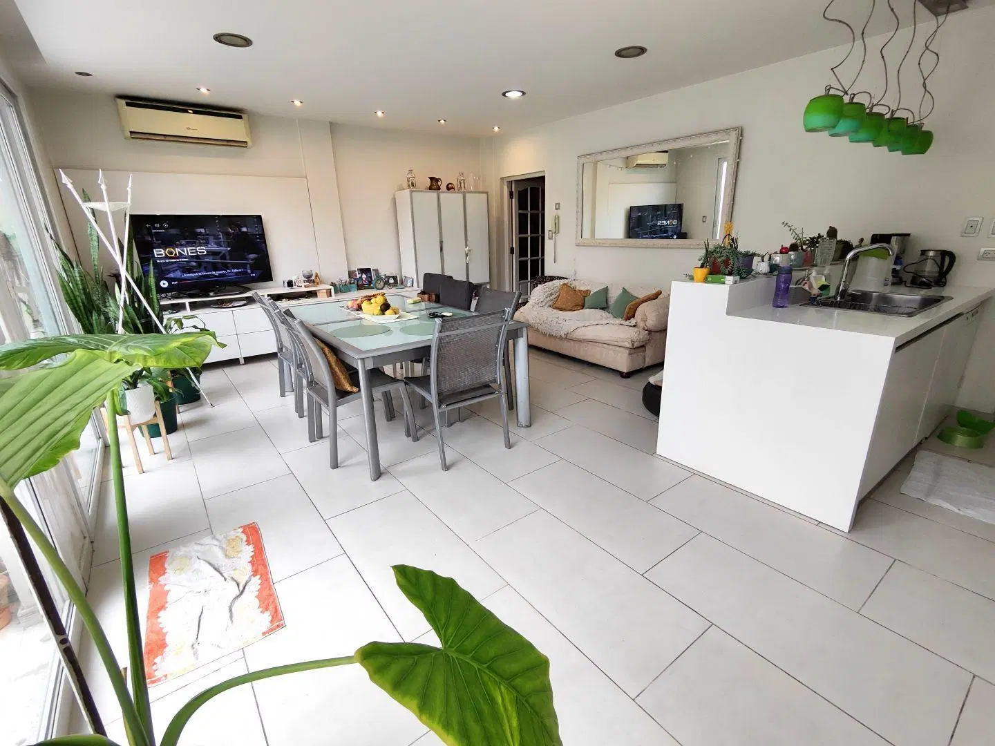 Venta hermoso 4 Ambientes  en Santos Lugares de categoría 4