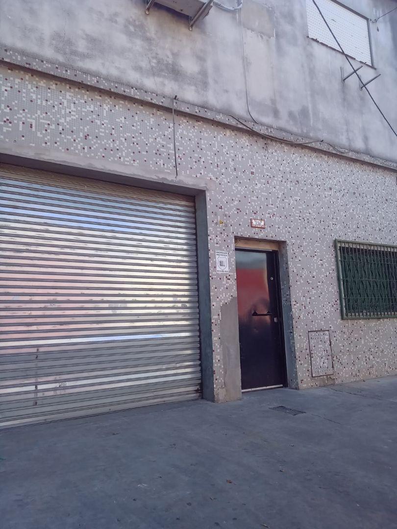 Depósito Industrial con Oficinas y Fuerza Motriz, 475 m² en San Martín
