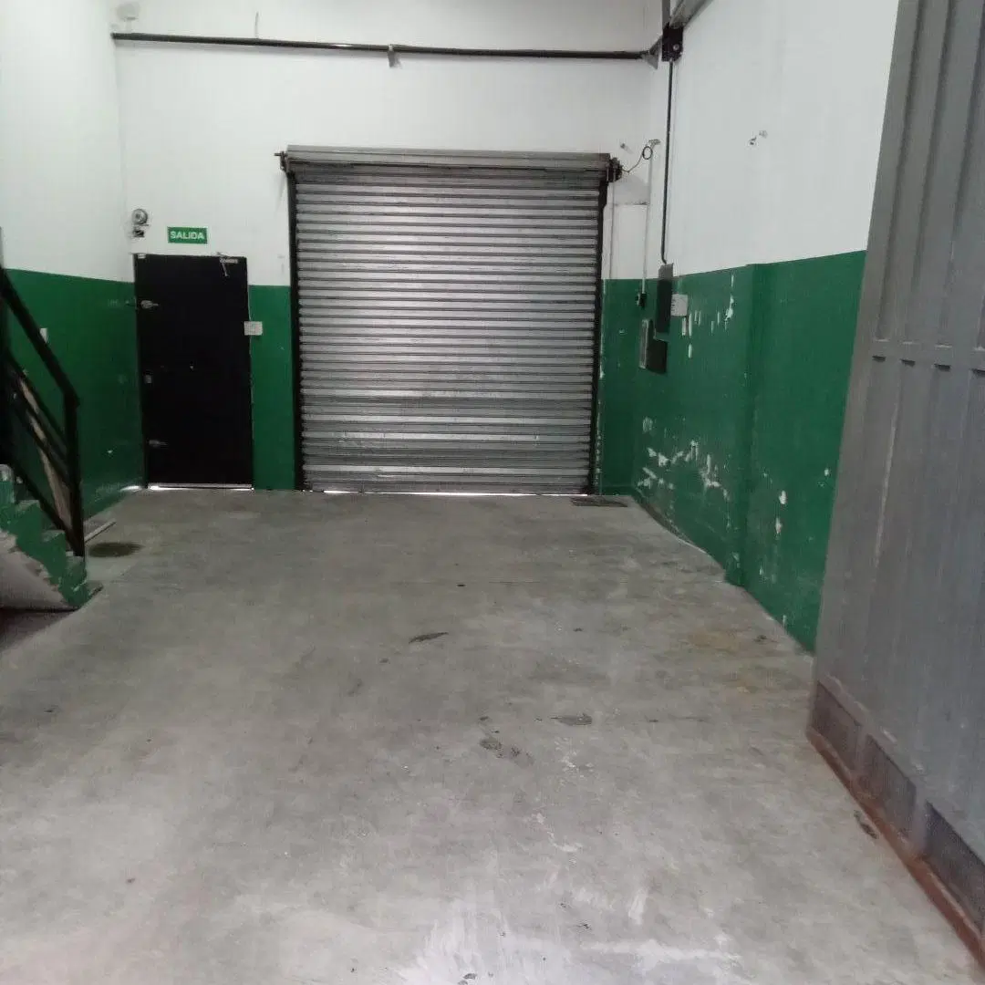 Depósito Industrial con Oficinas y Fuerza Motriz, 475 m² en San Martín 2