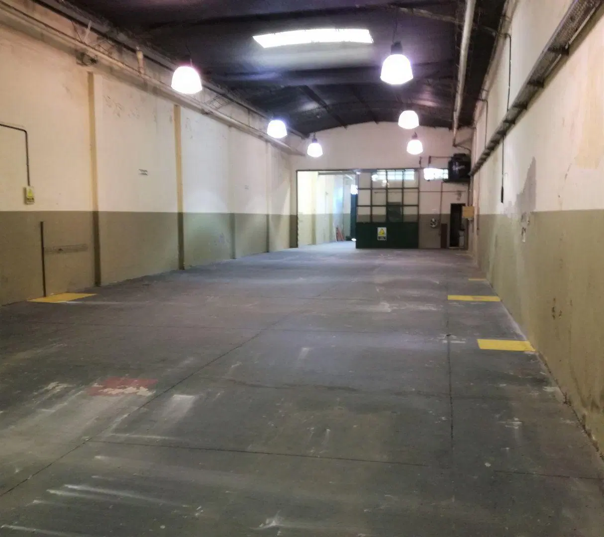 Galpon de 450m2 en villa lynch  zonificacion polotecnologico 3