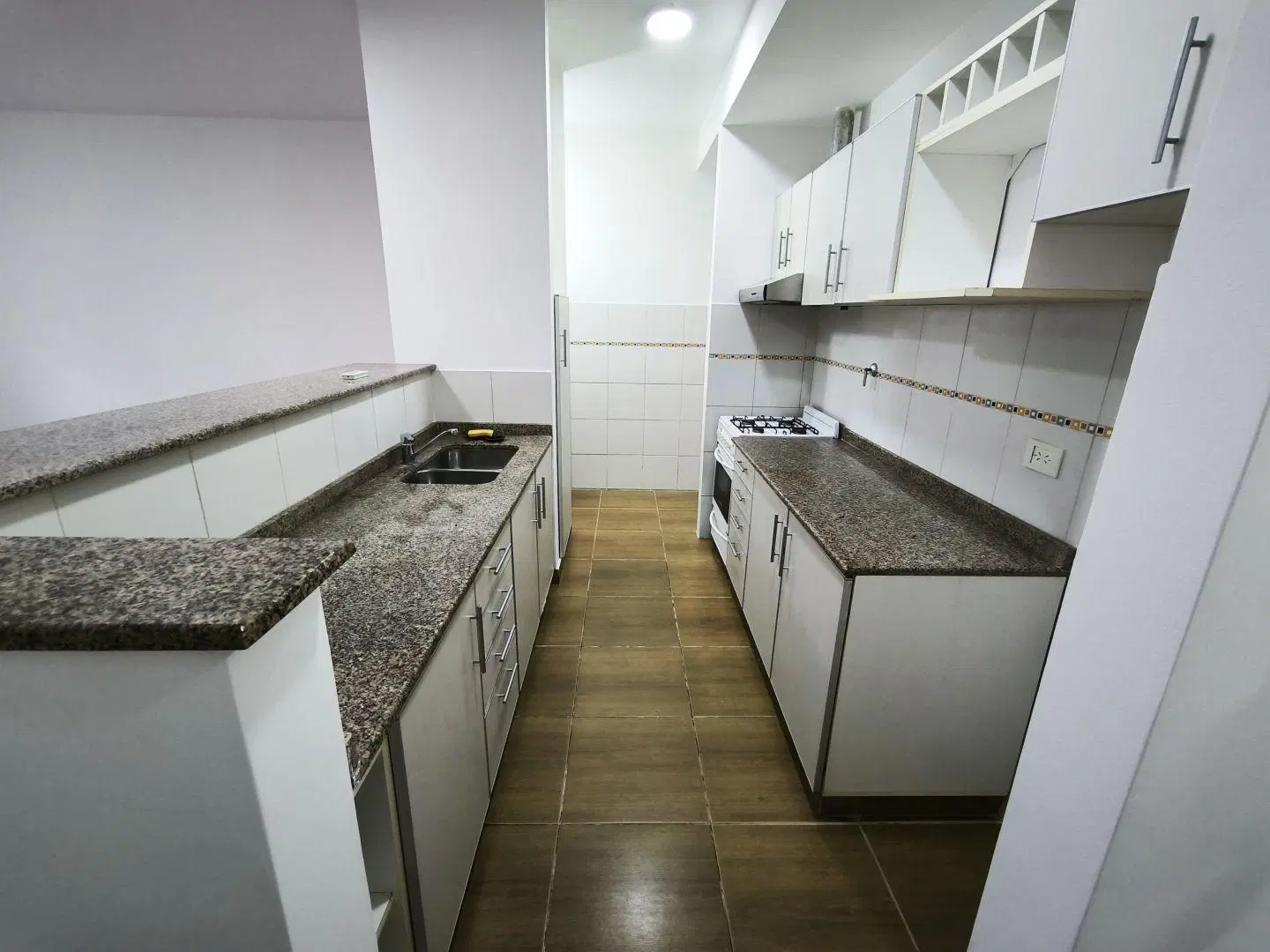 VENTA DE PH EN PB CON PATIO Y PARRILLA EN ALMAGRO 8