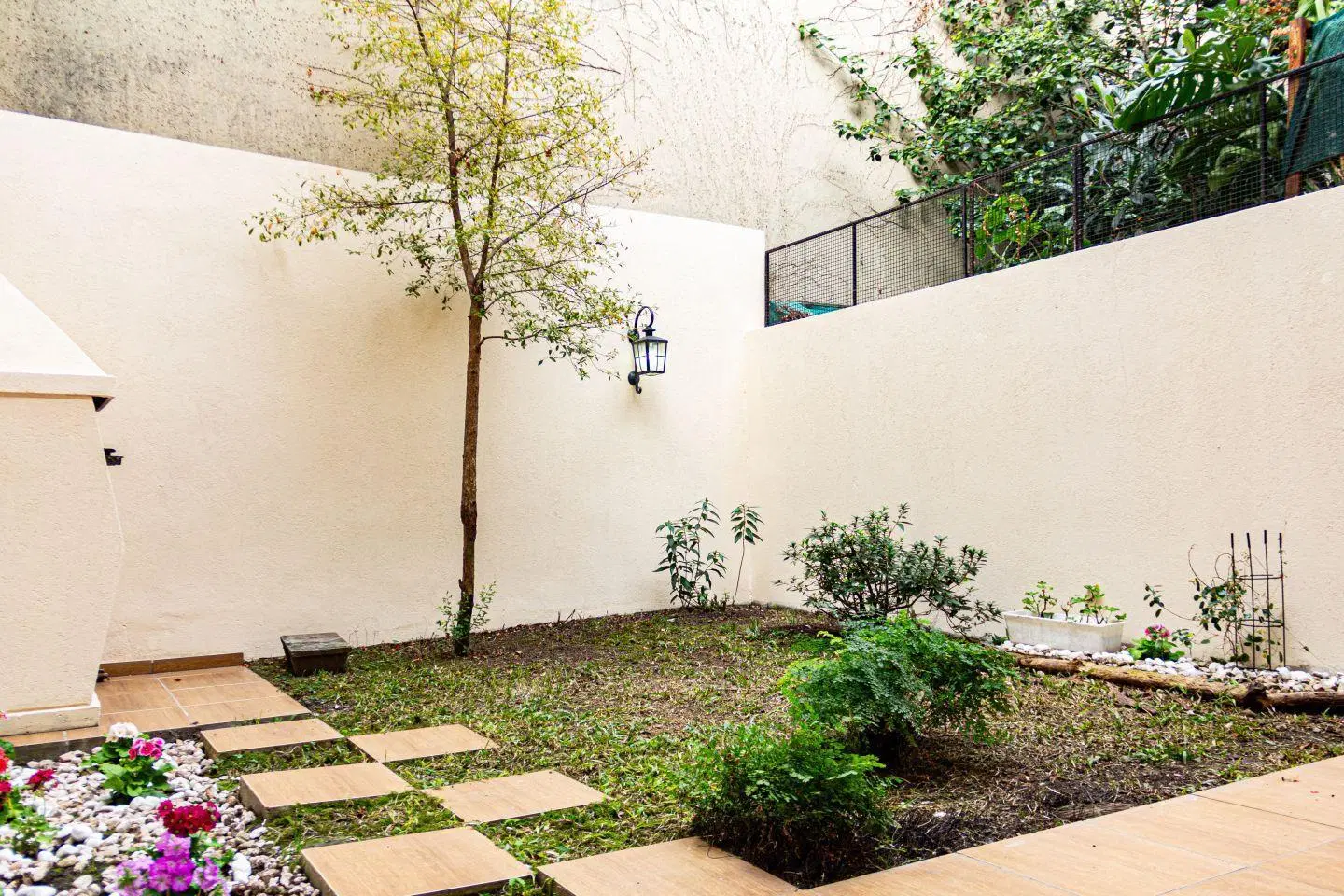 2 ambientes precioso con patio y parrilla 4