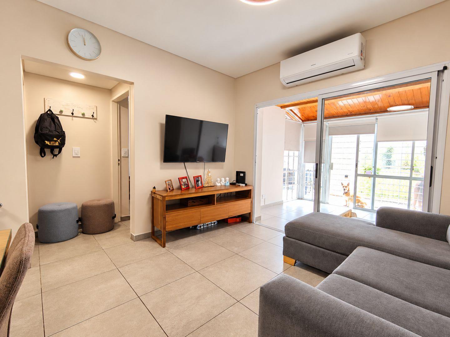 Foto de Venta Excelente departamento 2 ambintes con patio en Villa Devoto, imagen 3