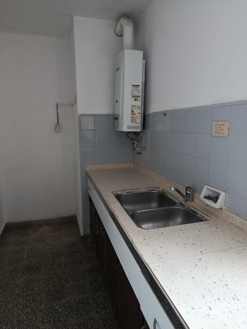 Foto de Departamento luminoso de 3 dormitorios. Moreno al 200, imagen 3