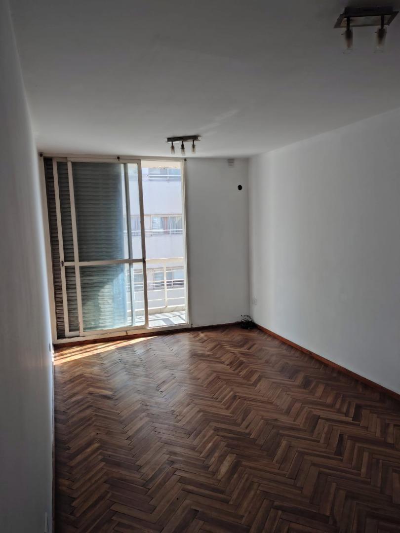 Foto de Departamento luminoso de 3 dormitorios. Moreno al 200, imagen 1