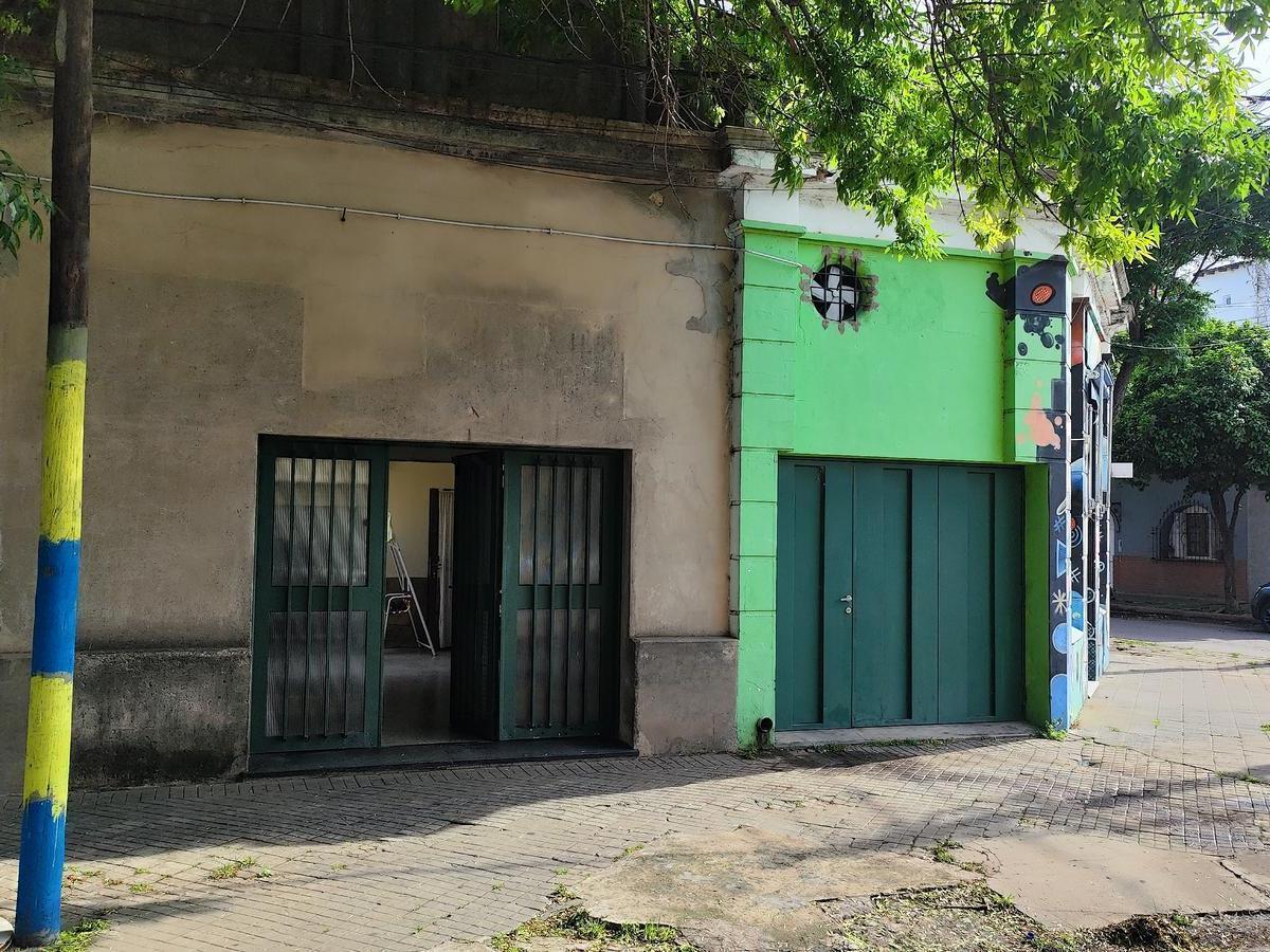 Venta Casa Esquina 3 Dorm. y Local Apto Crédito 2