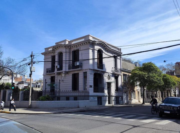 Alquiler Casona Comercial en Esquina Córdoba y Rodríguez 2