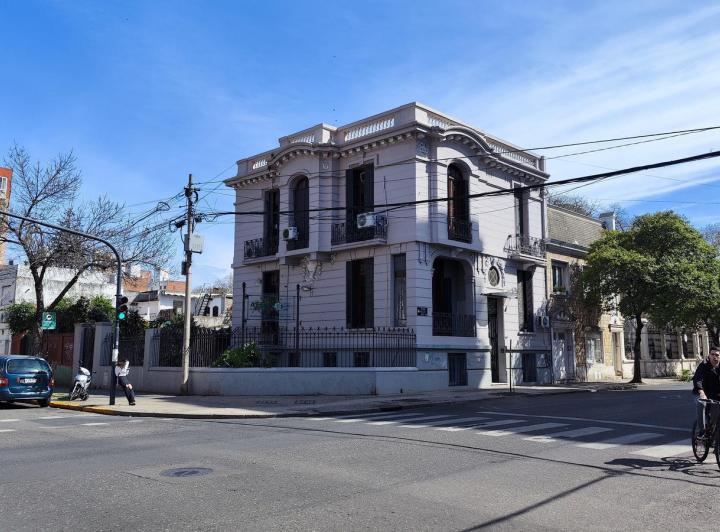 Alquiler Casona Comercial en Esquina Córdoba y Rodríguez 3
