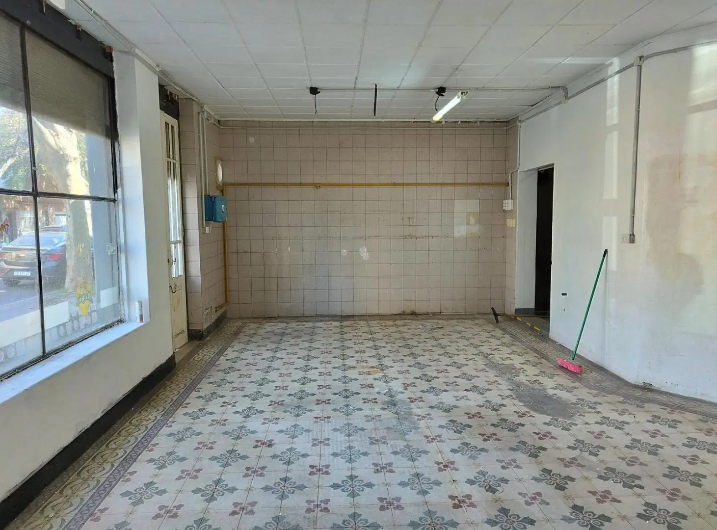 LOCAL COMERCIAL EN ALQUILER 4