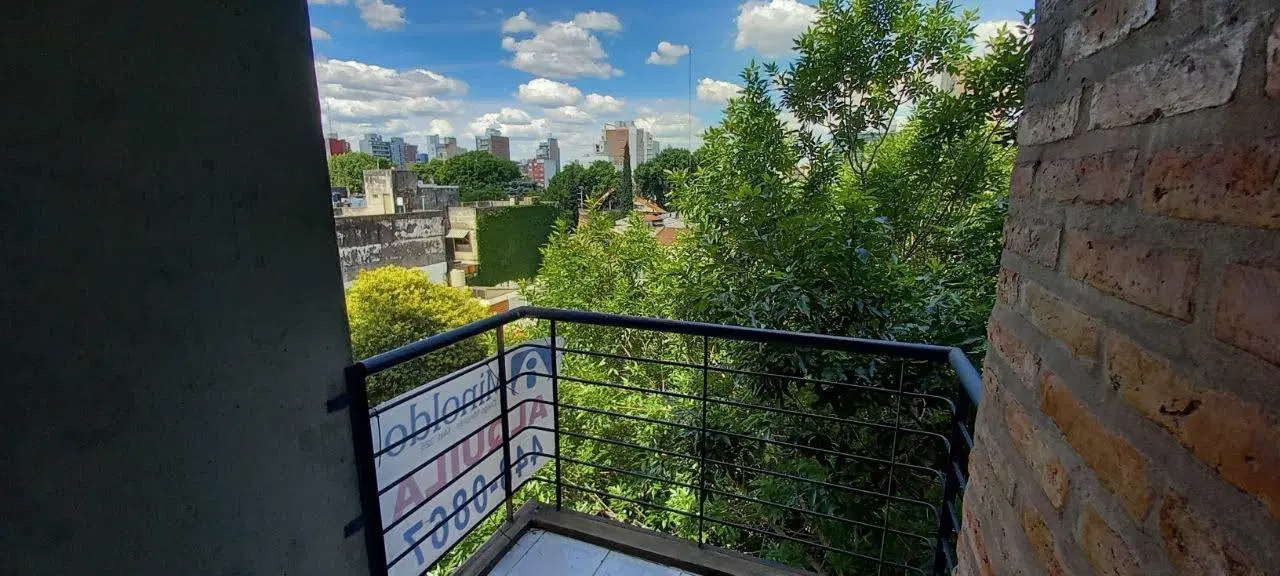 Departamento un dormitorio con balcones alfrente y contrafrente 1