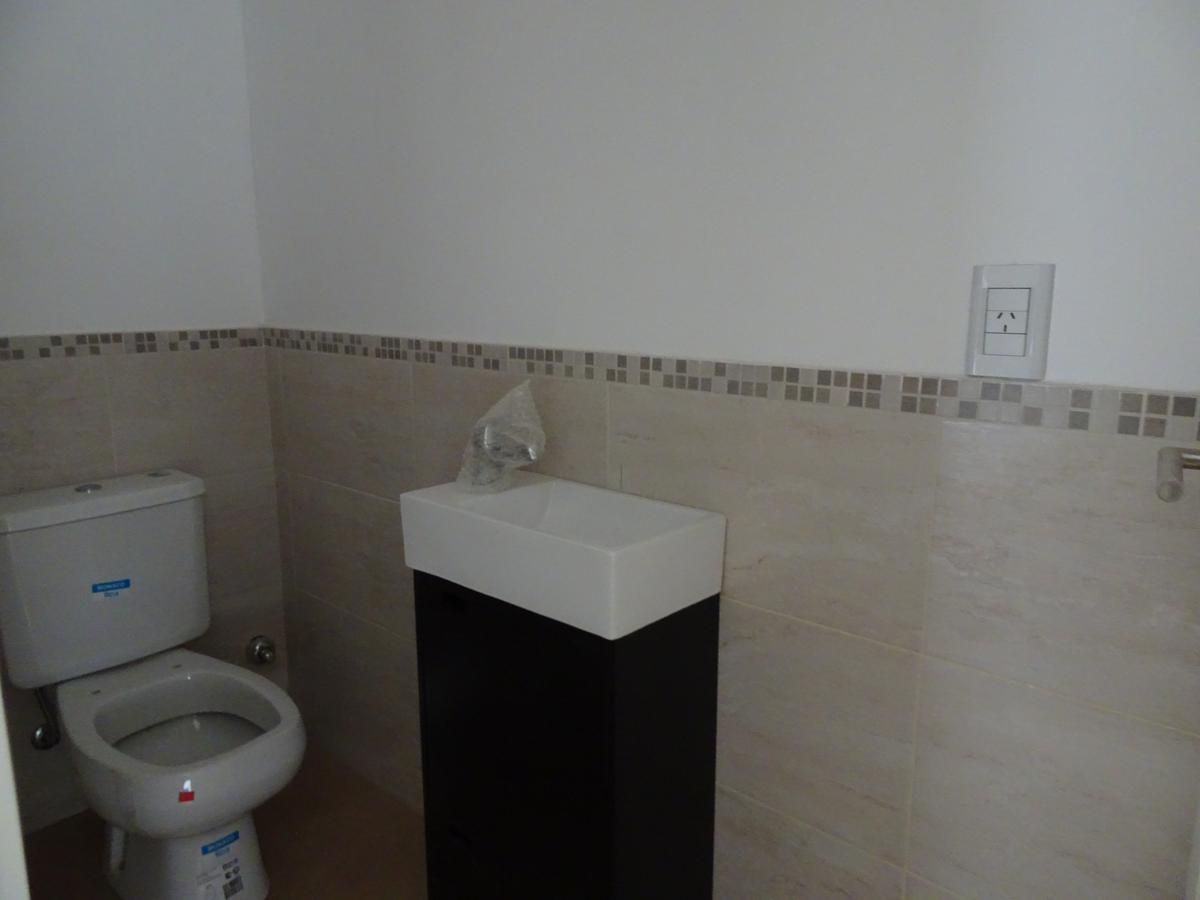 3 Ambientes Fte. - 2 Baños - 72 m² 2
