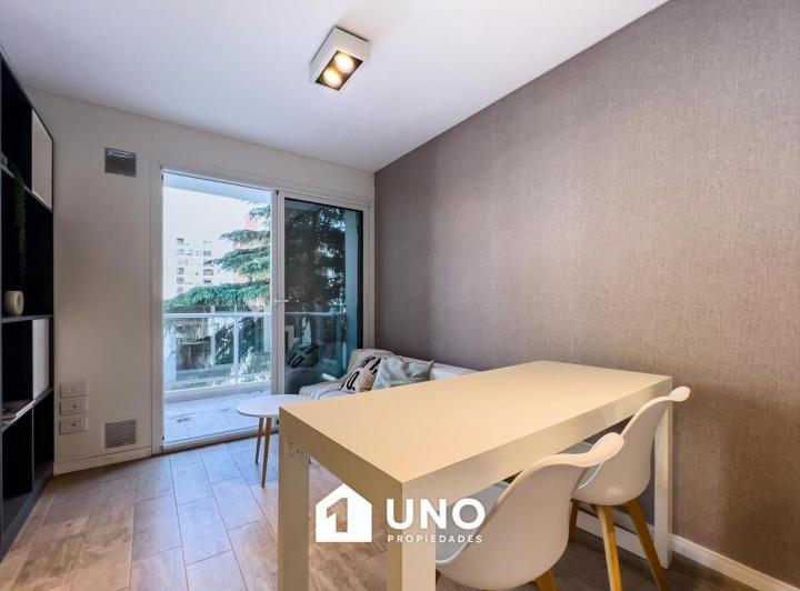 Departamento con entrega inmediata. Excelente ubicación a 4 cuadras del parque Urquiza y a pocos met