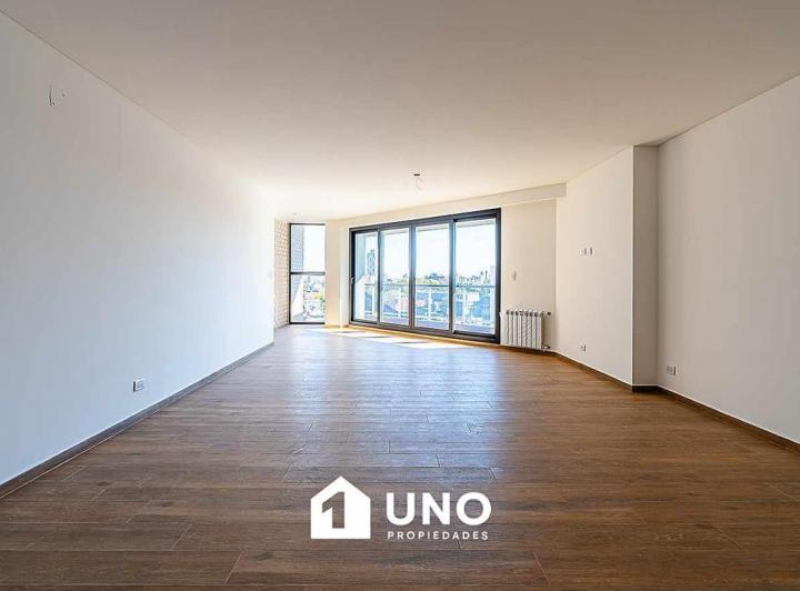 Departamento de categoría en Puerto Norte con amplio balcón, vista parcial al río y amenities de luj 4