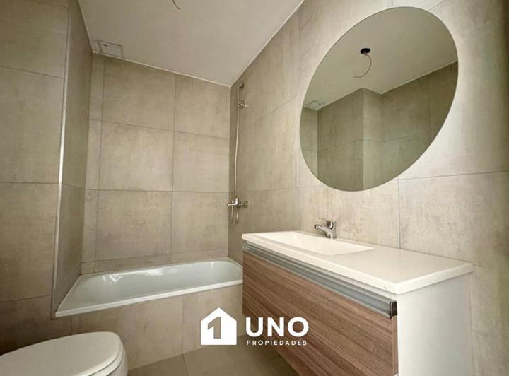 Foto de Gran monoambiente externo con piscina y solárium en la azotea., imagen 3