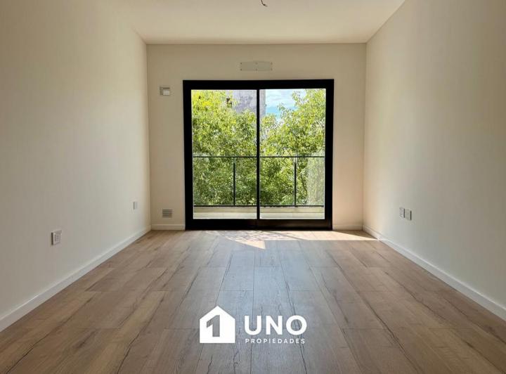 Foto de Gran monoambiente externo con piscina y solárium en la azotea., imagen 4