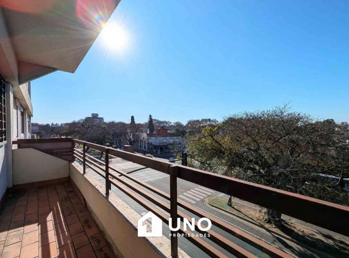 Foto de Departamento de 1 dormitorio con balcón al frente, vista despejada con, imagen 2