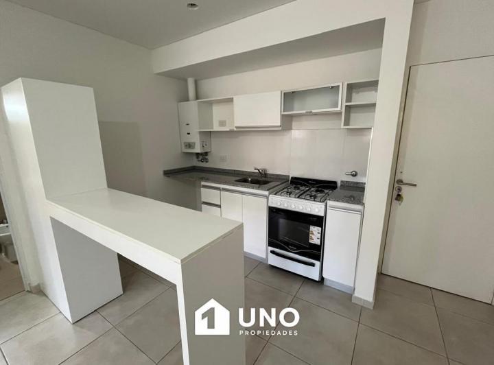 Departamento de 1 dormitorio moderno, de poca antiguedad. Sobre Bv. Avellaneda. 2