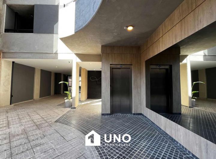 Dpto monoambiente externo con balcón y parrillero de uso común. 4