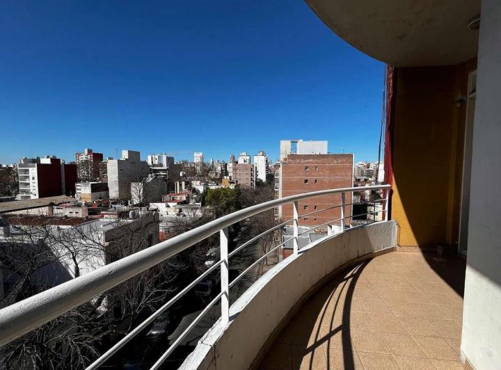 Departamento de 1 dormitorio con balcón a la calle 1
