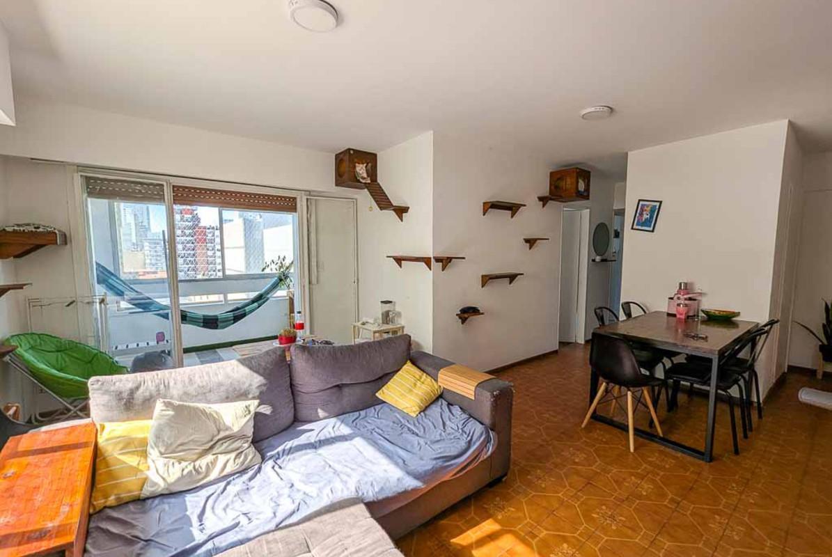 Departamento de 3 dormitorios con balcón terraza, alquilado hasta 02/2027. Cochera opcional.