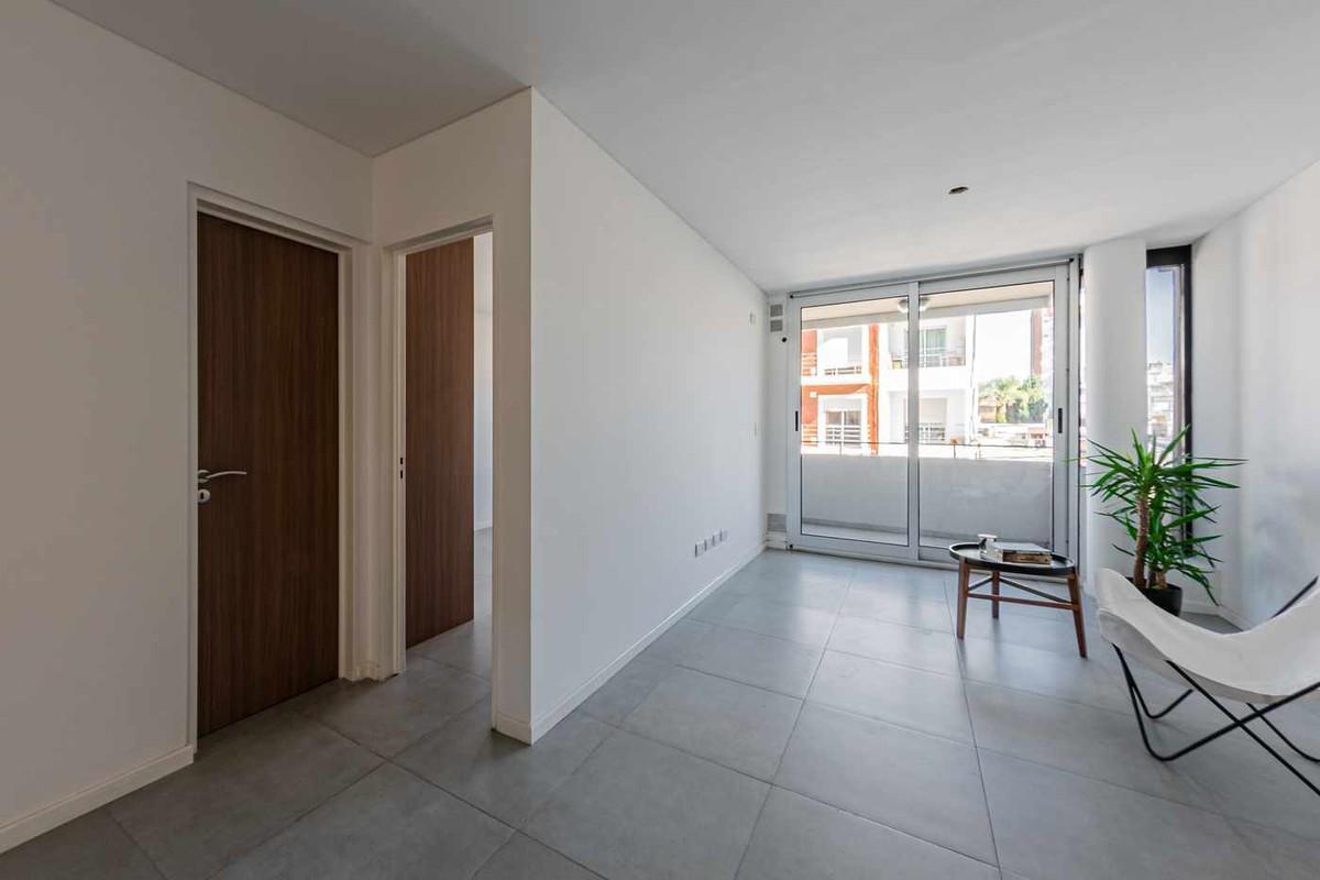Departamento de 1 dormitorio con balcón y amenities. Entrega inmediata. Posibilidad cochera.