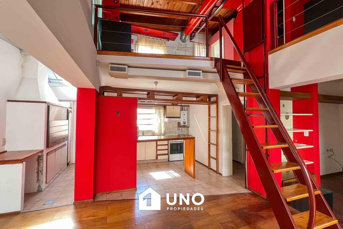 Casa de pasillo de 2 dormitorios con dos patios (no PH). Apta crédito.