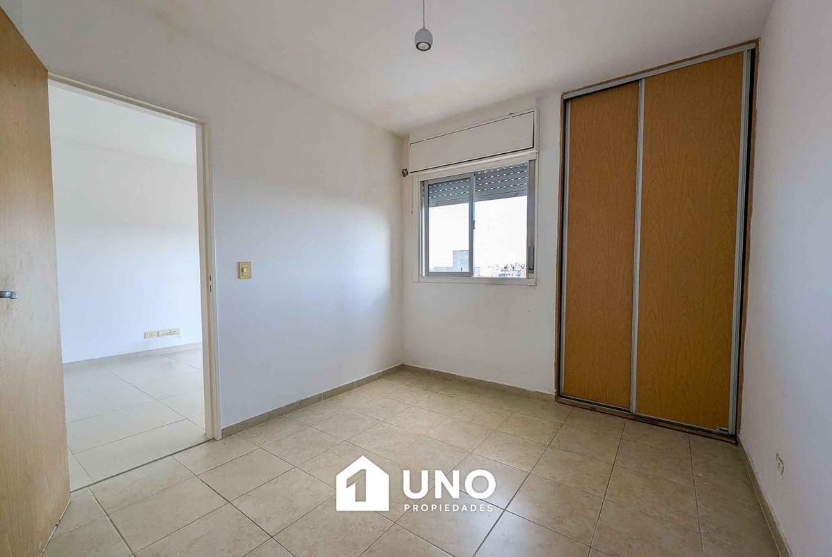 Departamento de 1 dormitorio con balcón amplio y terraza exclusiva. Alquilado hasta abril del 2028.