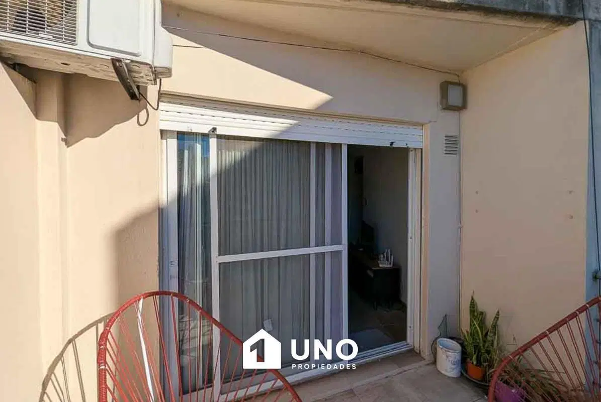Departamento de 1 dormitorio con amplio balcón en barrio Lourdes. 5