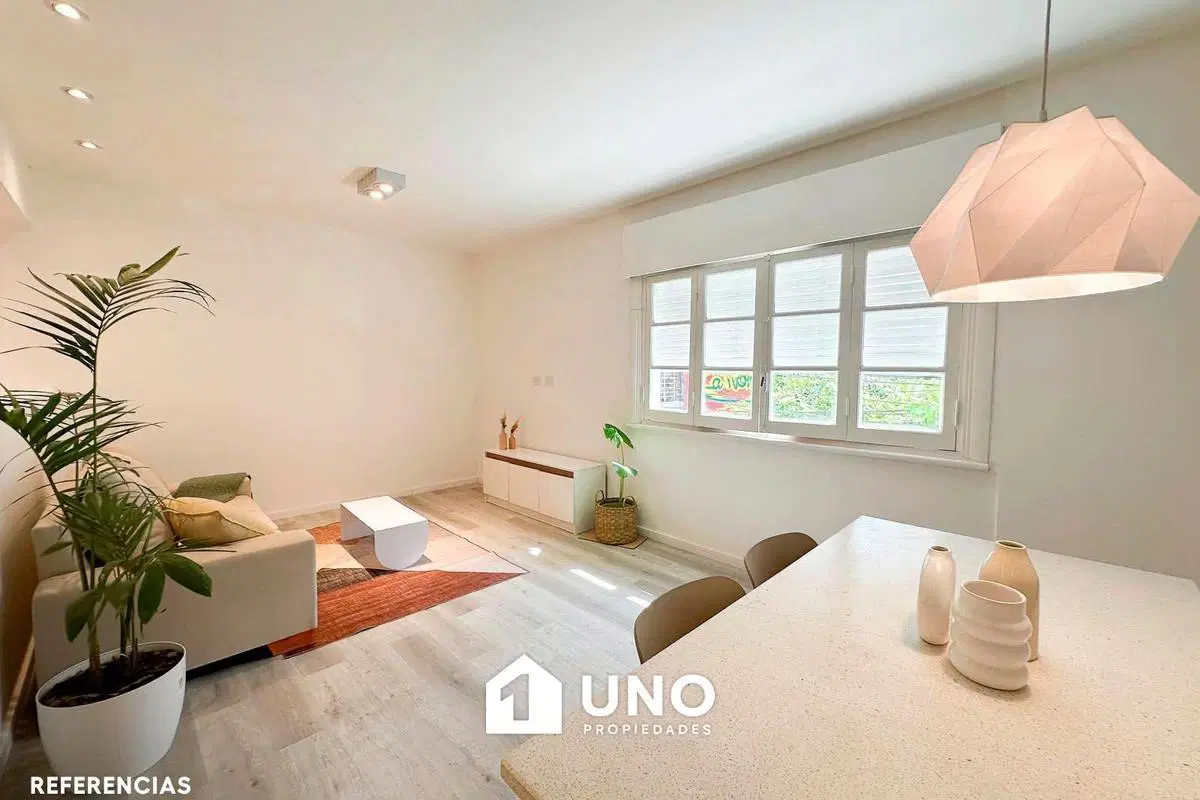 Casa reciclada de 3 dormitorios. Con patio, terraza con parrillero y piscina. 2