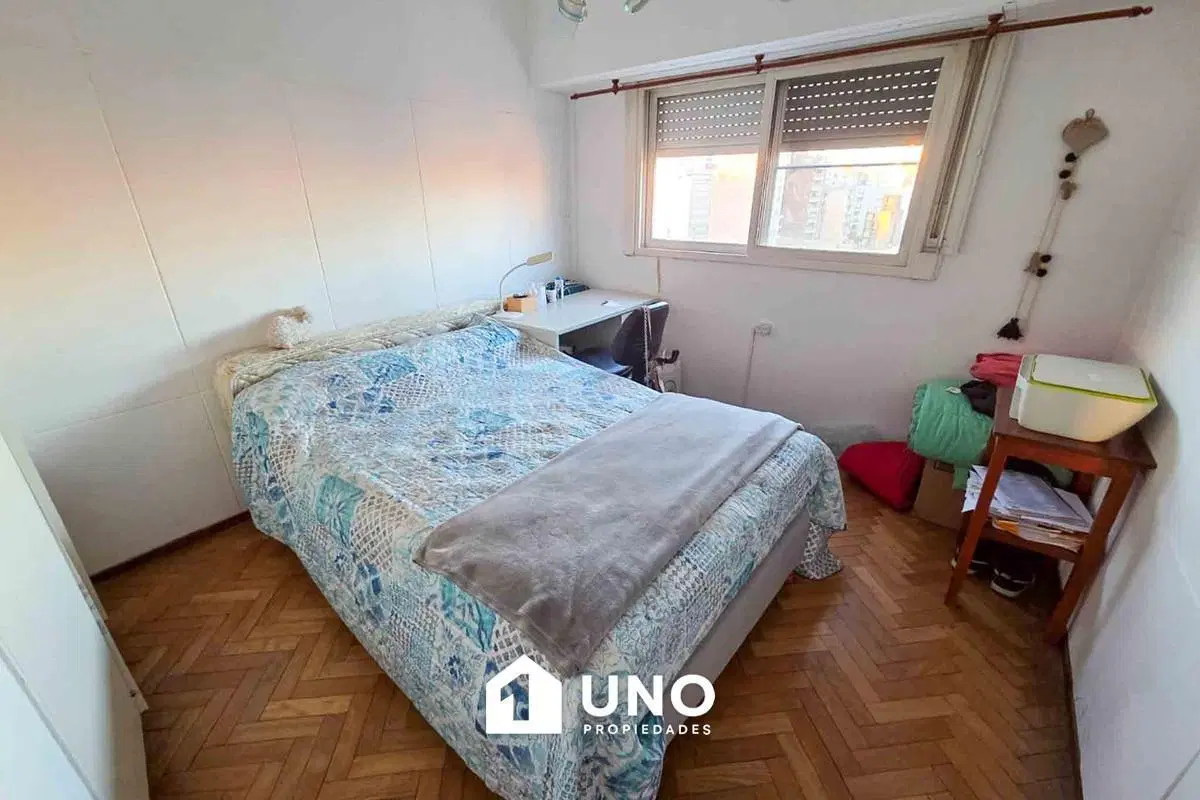 Departamento de 2 dormitorios al contrafrente. Orientado al este. 5
